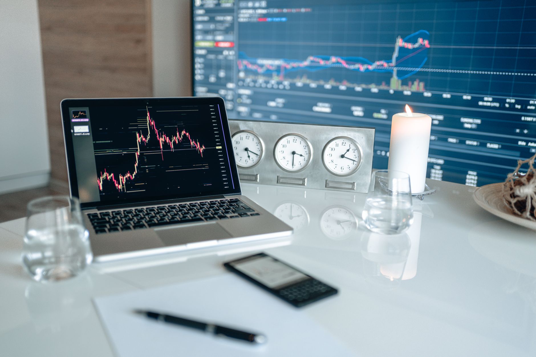 ASX 200 Holds Steady While Global Markets Surge Higher